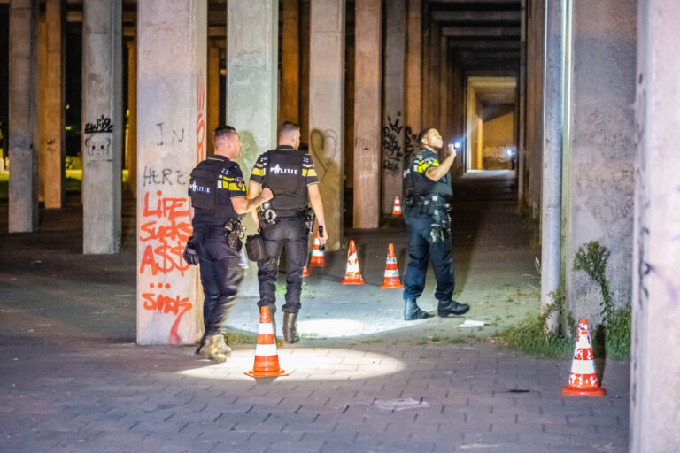 Tientallen hulzen aangetroffen na schietpartij Abram van Stolkweg Rotterdam