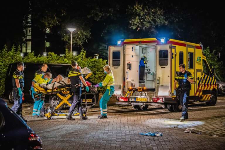 Man zwaargewond na schietpartij Tagoreplaats Rotterdam