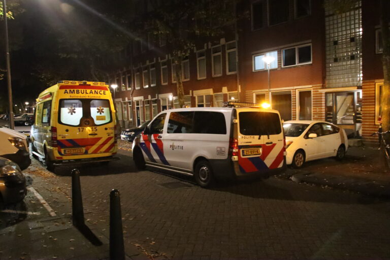 Man raakt lichtgewond bij mogelijk steekincident Clemensstraat Rotterdam