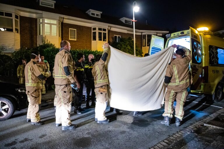 Ouder echtpaar doelwit woningoverval; man zwaargewond naar het ziekenhuis