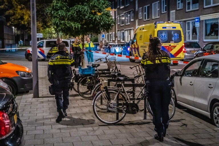 Man in hand gestoken bij steekpartij van Swietenlaan Rotterdam (video)