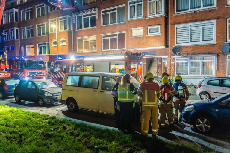 Felle brand verwoest woningen Schiedamse Beneden Rotterdam