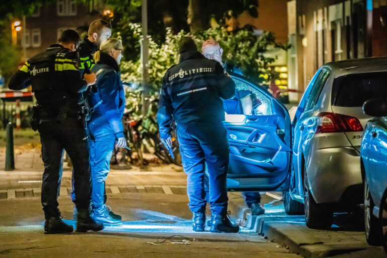 Zwaargewonde na schietpartij 1e Schansstraat Rotterdam