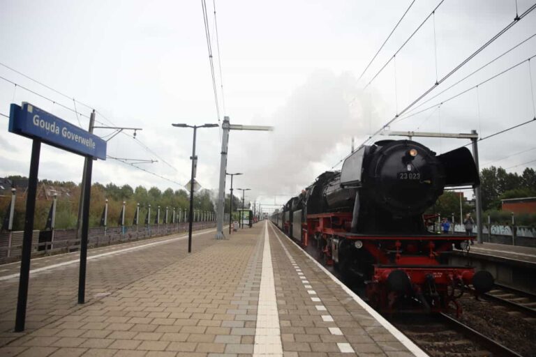 Stoomtrein raast weer door regio Gouda en Rotterdam (video)