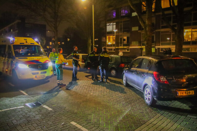 Automobilist zorgt voor ravage Beumershoek Rotterdam