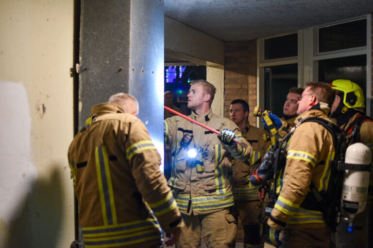Brandweer onderzoekt schroeilucht Brede Akker Krimpen aan den IJssel