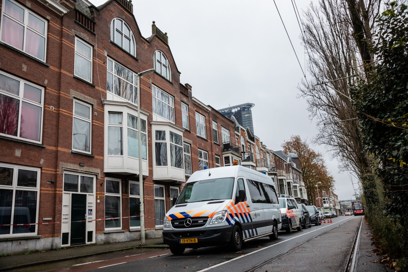 Dode En Zwaargewonde Na Steekpartij In Woning Weteringkade Den Haag ...