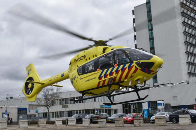 Verschillende ziekenhuizen richten landingsplaatsen voor vervoer coronapatiënten per helikopter