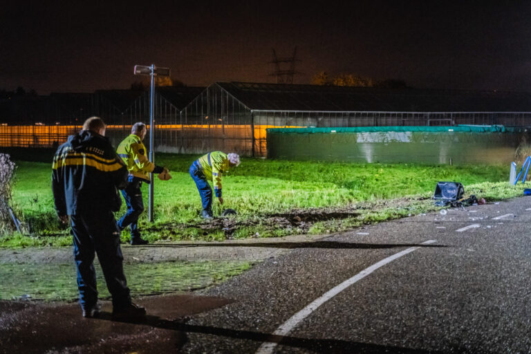 Auto raakt te water, kind (10) overleden Lorentzweg Barendrecht (video)