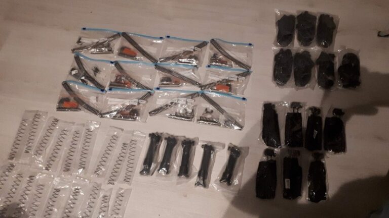 Politie treft 3D-printers aan waarmee vuurwapens werden gemaakt
