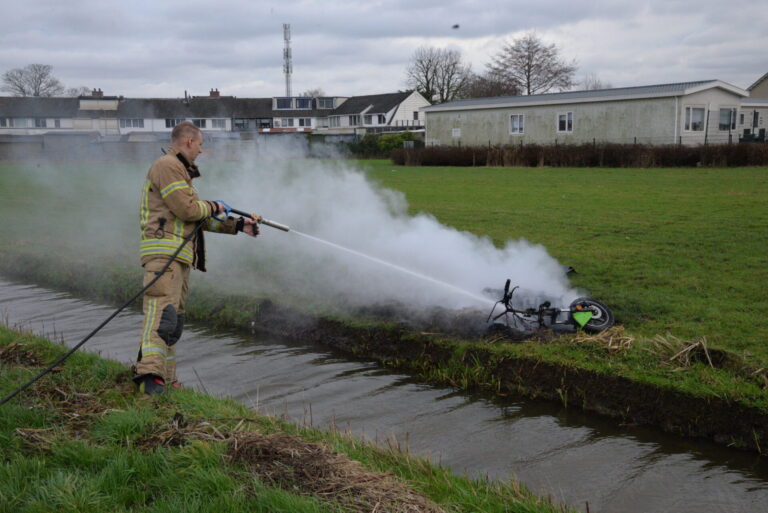 Scooter in brand gestoken Kleihoogt Berkel en Rodenrijs