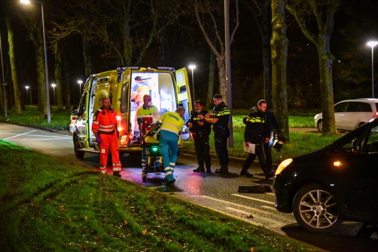 Vrouw zwaargewond na aanrijding met auto Oldegaarde Rotterdam