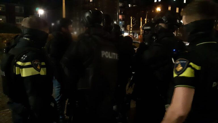 Politie valt pand binnen na melding vuurwapen in Rotterdam Zevenkamp