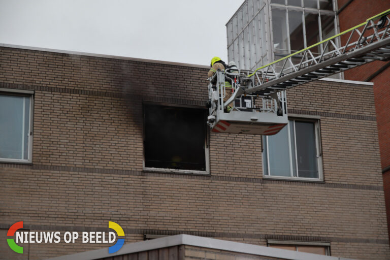 Grote uitslaande brand bij zorglocatie aan Boerhaavestraat in Rotterdam