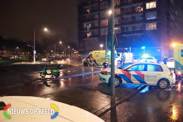 Gewonde na ongeluk met scooter Lange Hilleweg Rotterdam