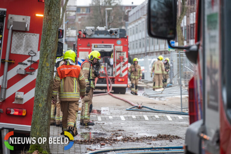 Uitslaande brand woningen Riebeekstraat Rotterdam