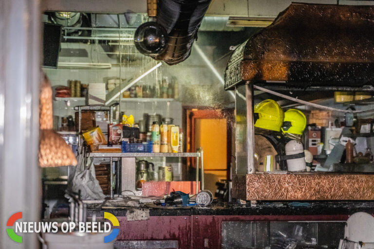Woningen ontruimd na brand in restaurant Goudse Rijweg Rotterdam