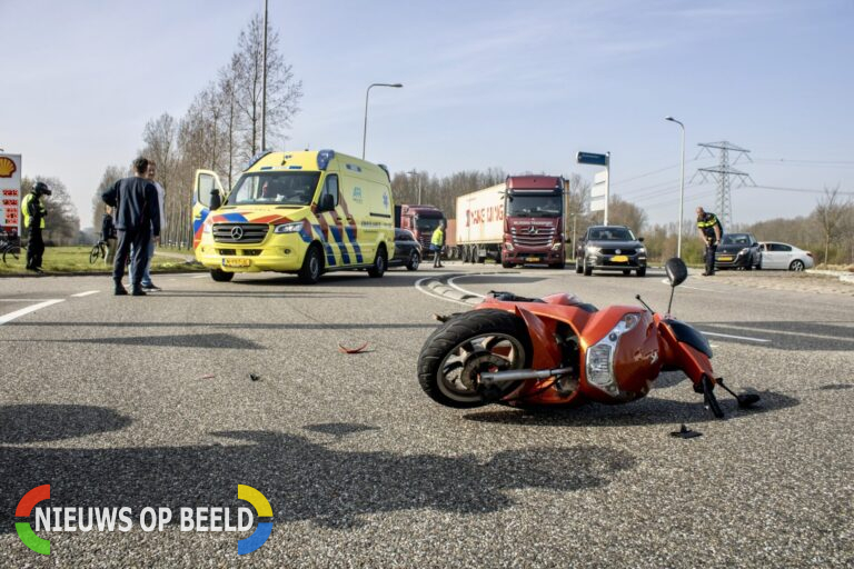 Bestuurder van scooter gewond na aanrijding met auto Kleidijk Oostvoorne