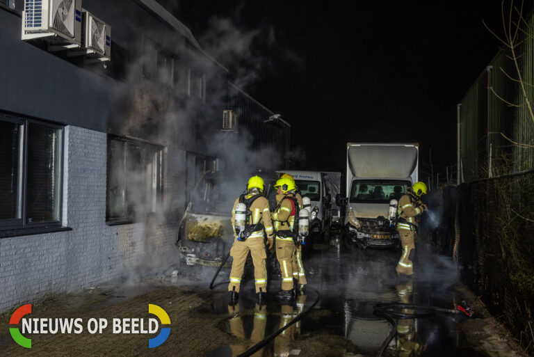 Bedrijfspand flink beschadigd door voertuigbrand Polyanderweg Heenvliet