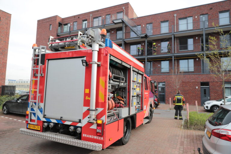 Snijplank vliegt in brand op fornuis Dubbelspoor Waddinxveen