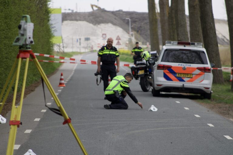 Fietser E-bike raakt ernstig gewond bij aanrijding Schiebroekseweg Bergschenhoek (video)