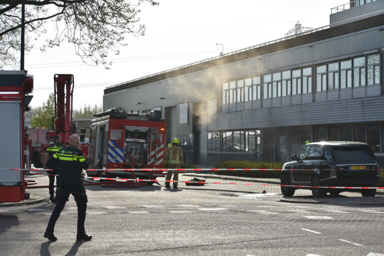 Grote brand in bedrijfspand ‘s-Gravenlandseweg Schiedam