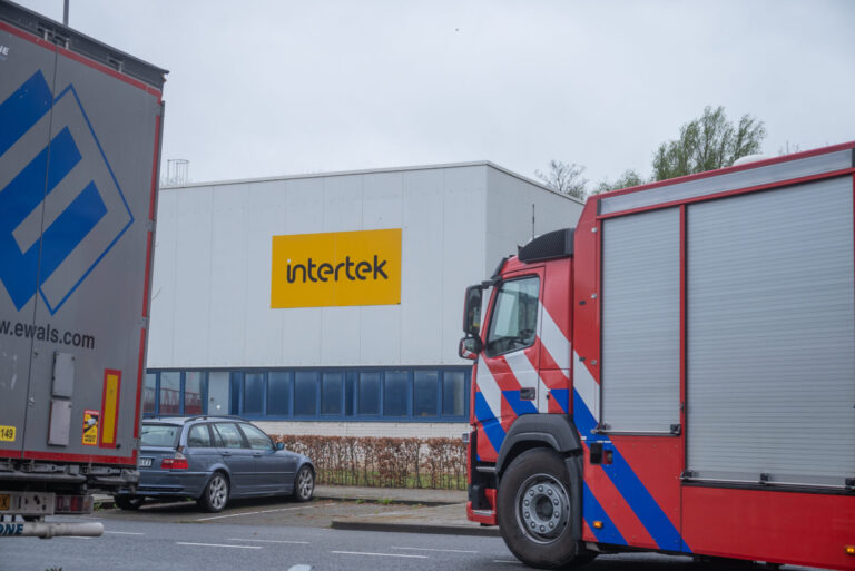 Ontploffing door chemische reactie in laboratorium Leerlooierstraat Hoogvliet