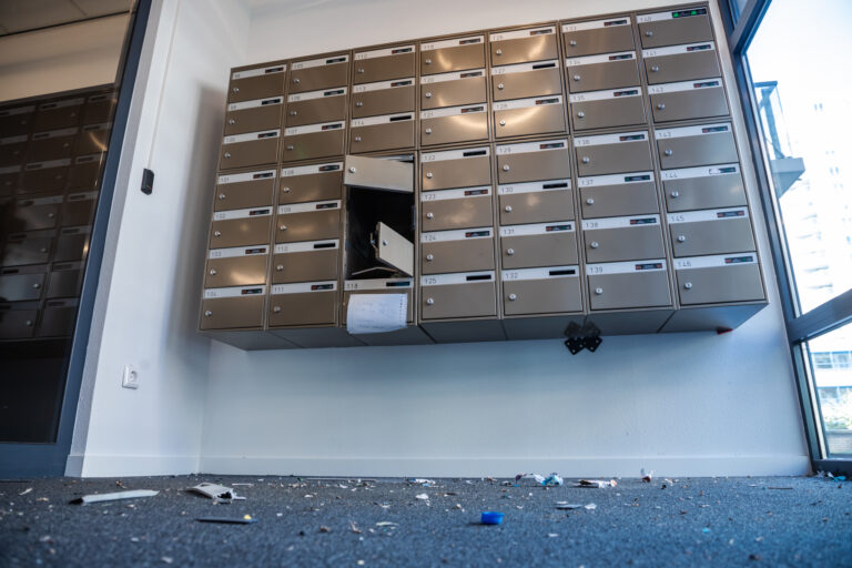 Zoetermeerder (29) aangehouden voor opblazen brievenbussen