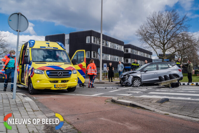 Automobilist onder invloed ramt stoplicht Hoofdweg Capelle aan den IJssel