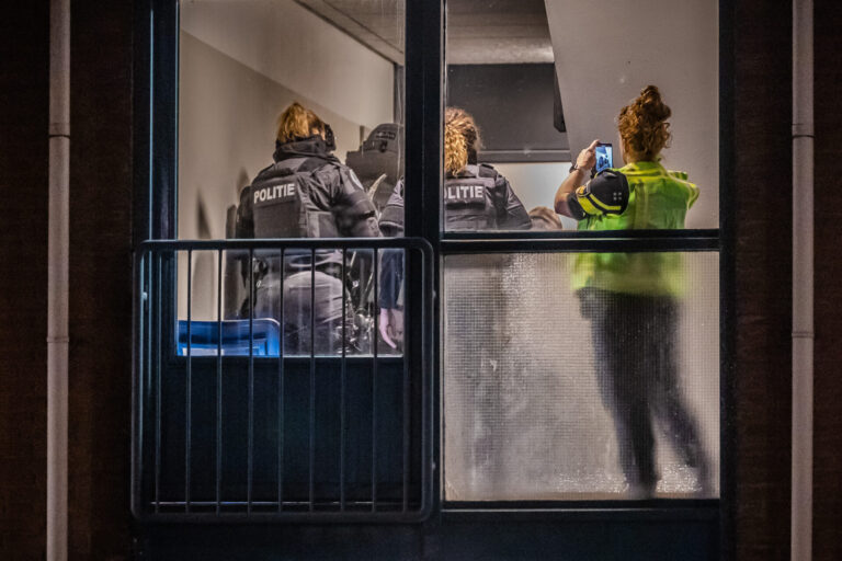Politie onderzoekt melding schietpartij Zevenkampsering Rotterdam (video)