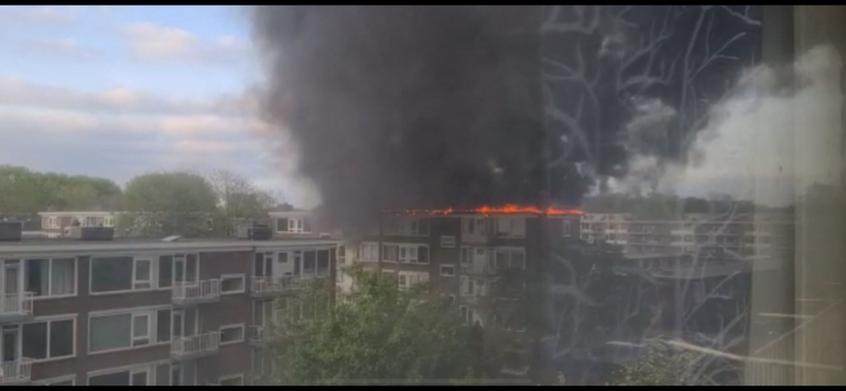 Zeer grote brand portiekflat Troelstraweg Dordrecht
