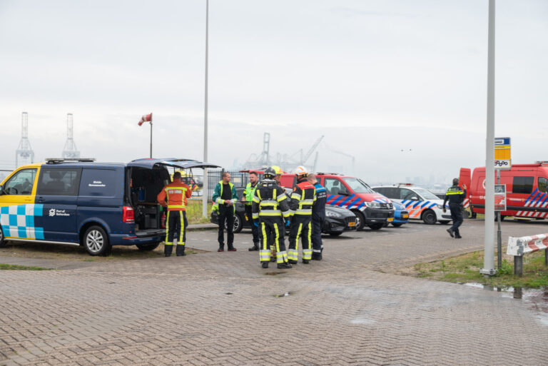 Zoektocht naar neergestort sportvliegtuig in Calandkanaal Rotterdam gaat dinsdag verder