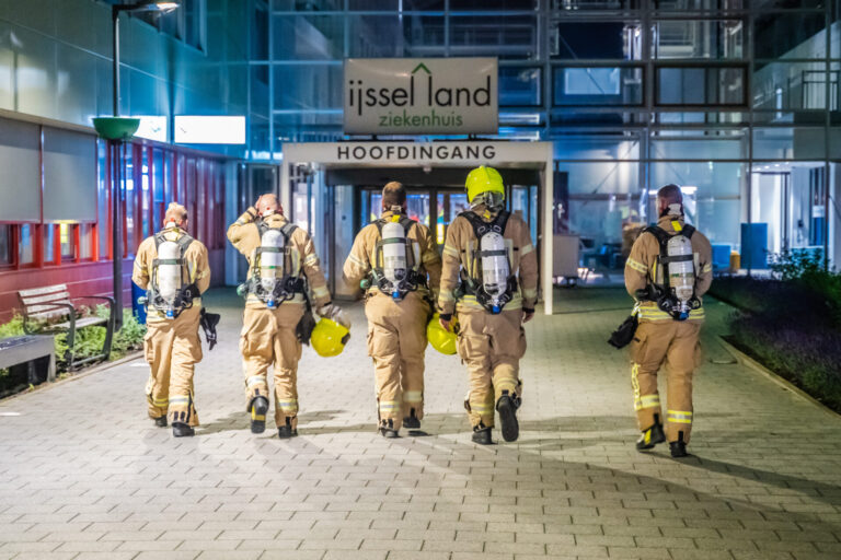 Spoedeisende hulp IJsselland Ziekenhuis ontruimd na brandlucht Prins Constantijnweg Capelle a/d IJssel