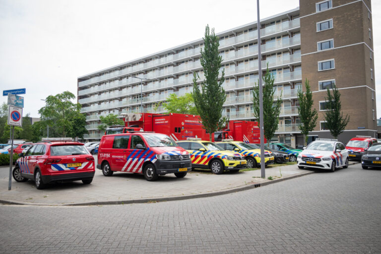 200 woningen zonder drinkwater door gesprongen leiding Aesopusplaats Rotterdam