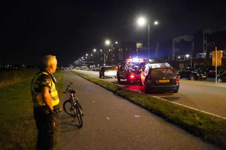 Agent meegesleurd met auto en raakt gewond Sicilieboulevard Rotterdam