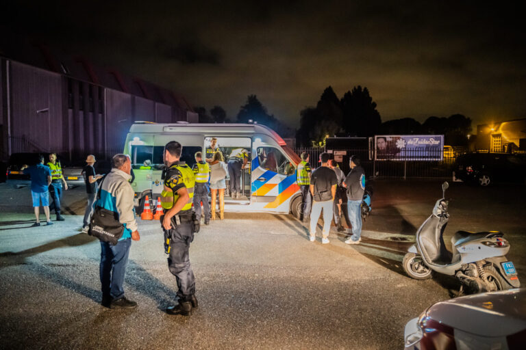 Politie legt alcoholcontrole stil vanwege te veel overtreders Hoofdweg Capelle aan den IJssel