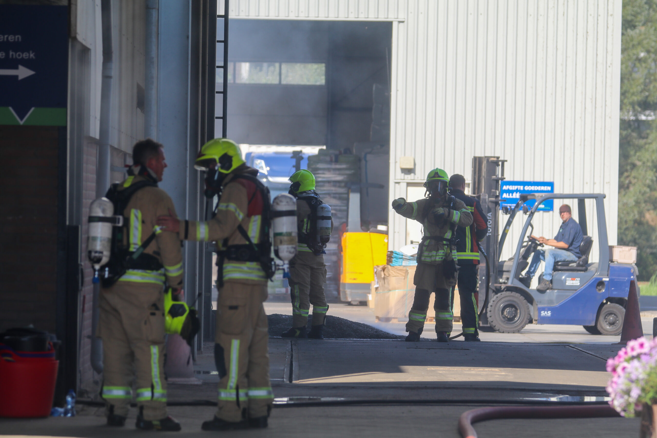 Grote brand bij veevoerbedrijf 's-Gravenweg Nieuwerkerk aan den IJssel
