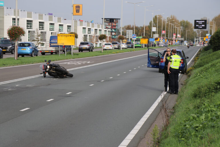Motorrijder gewond na ongeval op Abram van Rijckevorselplein in Capelle aan den IJssel