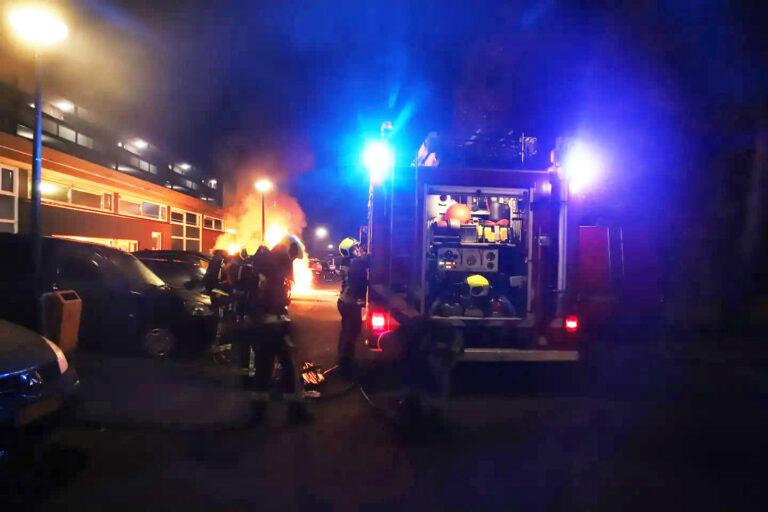 Meerdere auto’s verwoest door brand in Gouda
