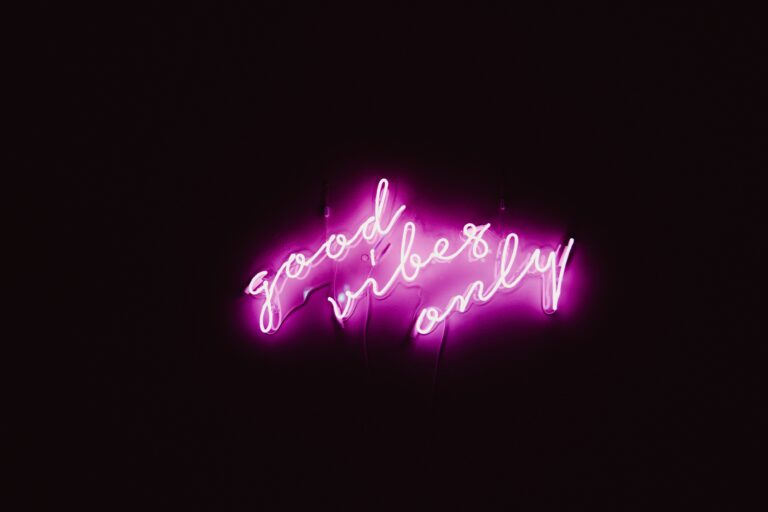 Waar vind je goedkope neon signs voor je bedrijf?