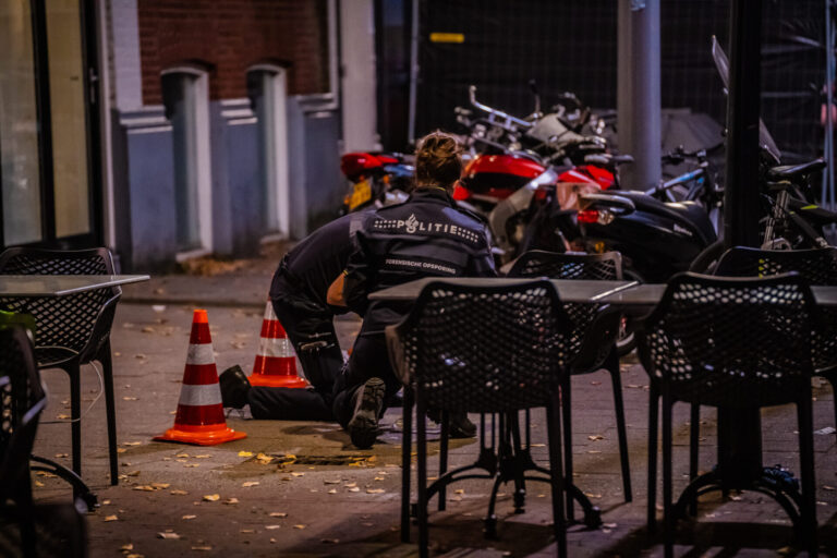 Politie toont beelden van schutter dodelijke schietpartij Tiendplein Rotterdam