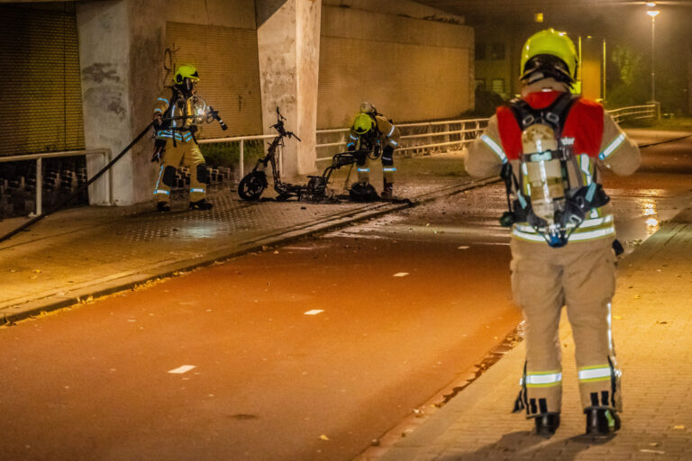 Scooters in brand gestoken op Prinsenlaan en Kralingseweg Rotterdam