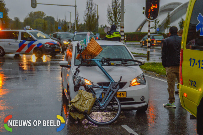 Fietser gewond na aanrijding met auto Westlandseweg Maassluis