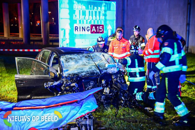 A15 komend weekend in de nacht afgesloten voor onderzoek dodelijk ongeluk Groene Kruisplein