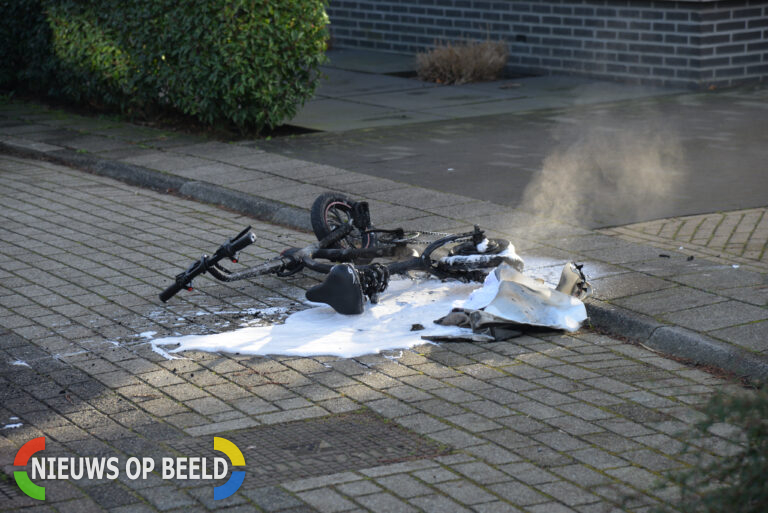 Elektrisch fietsje in opbergruimte in Bergschenhoek vat vlam