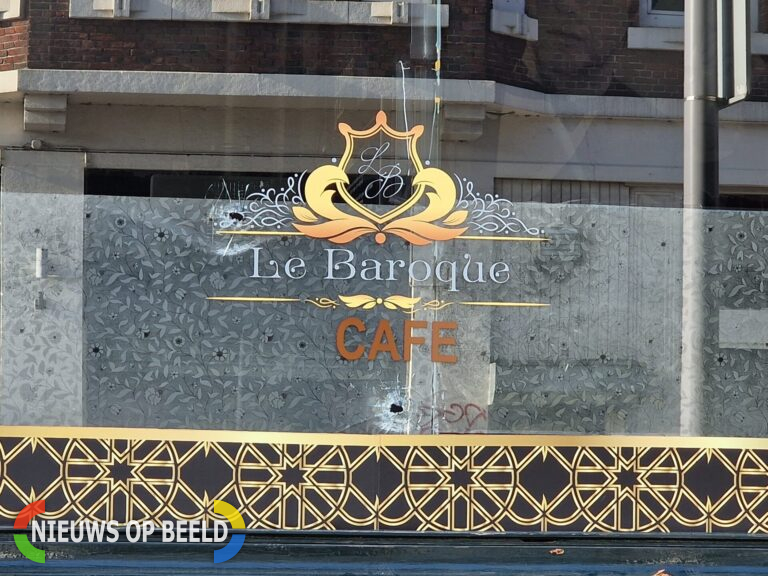 Kogelgaten in café Middellandplein Rotterdam aangetroffen