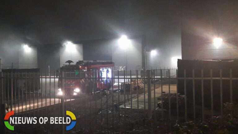 Grote brand in loods bij afvalverwerker Renewi Vareseweg Rotterdam