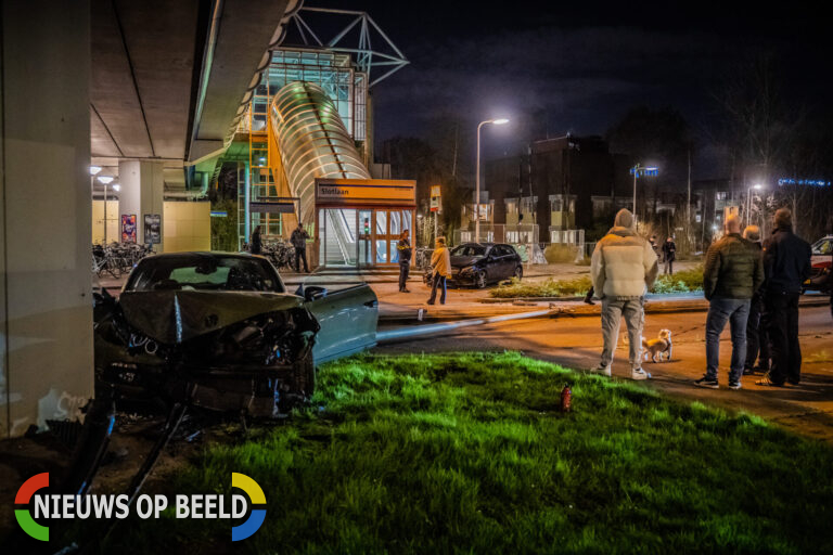 Forse schade na bizar ongeval Slotlaan Capelle aan den IJssel