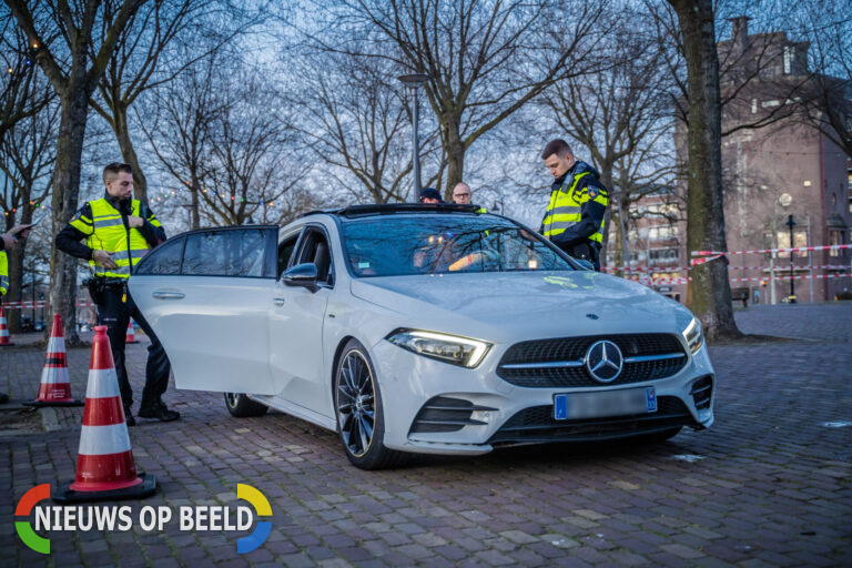 Aanhouding van gesignaleerde en meerdere bekeuringen tijdens verkeerscontrole in Rotterdam