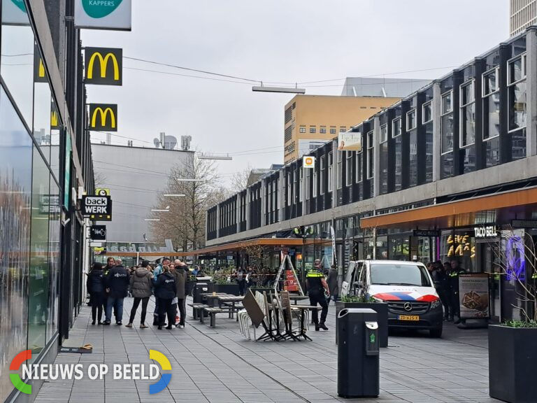 Man (22) alsnog overleden na steekpartij bij McDonalds Korte Lijnbaan Rotterdam